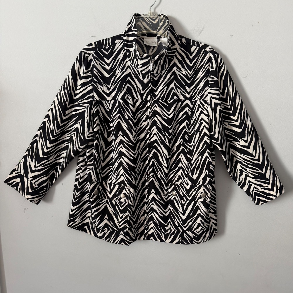 Zenergy Chicos Sz 1 Zebra Print Full Zip Layering Jacket Black White Mock Neck